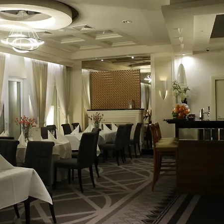 Falko מלון רומיה