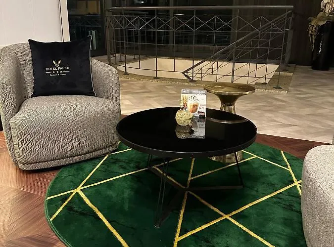 Отель Falko Румя