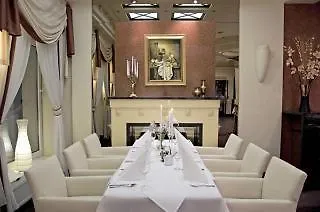 Отель Falko Румя